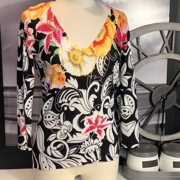 Alberto Makali Sweaters - Alberto Makali Lightweight 3/4 Sleeve Floral Embellished V Neck Sweater Sz M